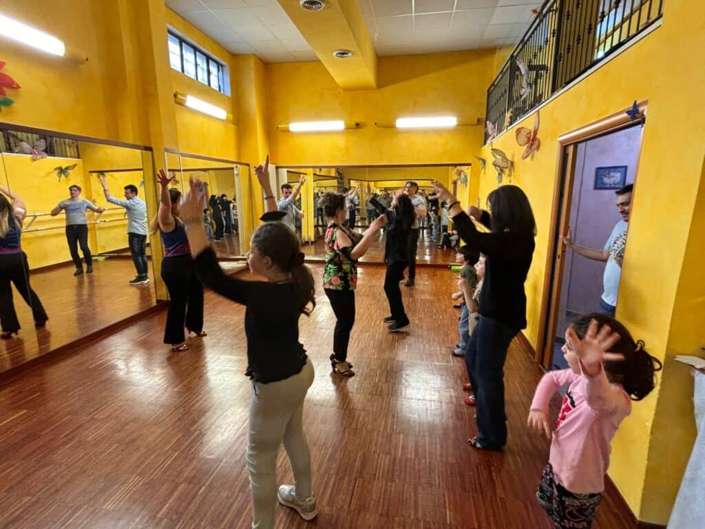 Lezioni in Sala del Corso di Salsa & Bachata alla SunDance di Torino